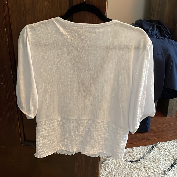 White bow top with elastic bottom - Picture 4 of 4